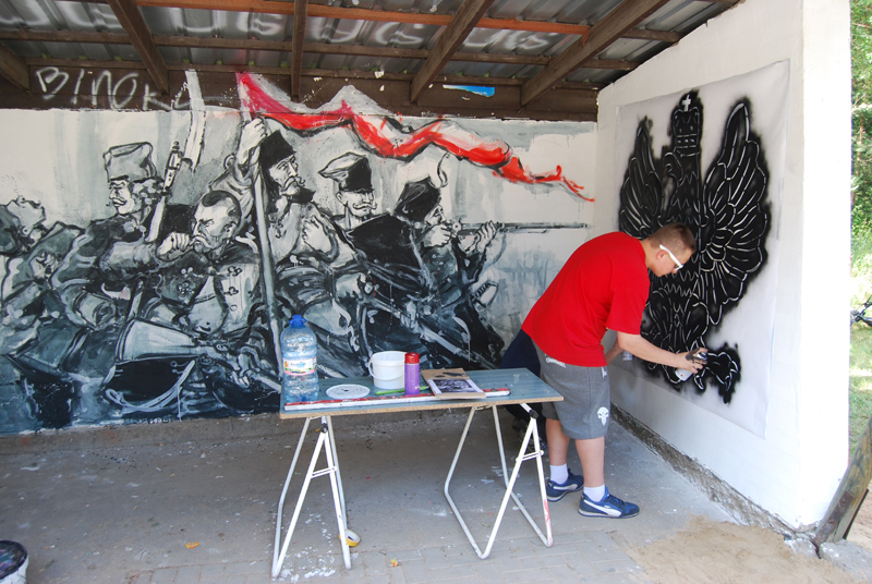 Region:  Mural na przystanku autobusowym w Nowodworcach