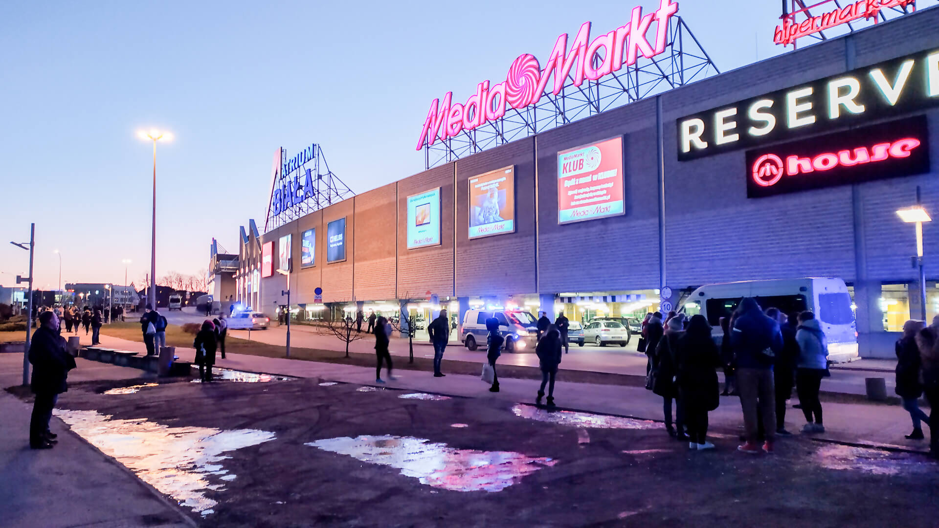 Ewakuacja dwóch galerii handlowych w Białymstoku - z powodu alarmu bombowego