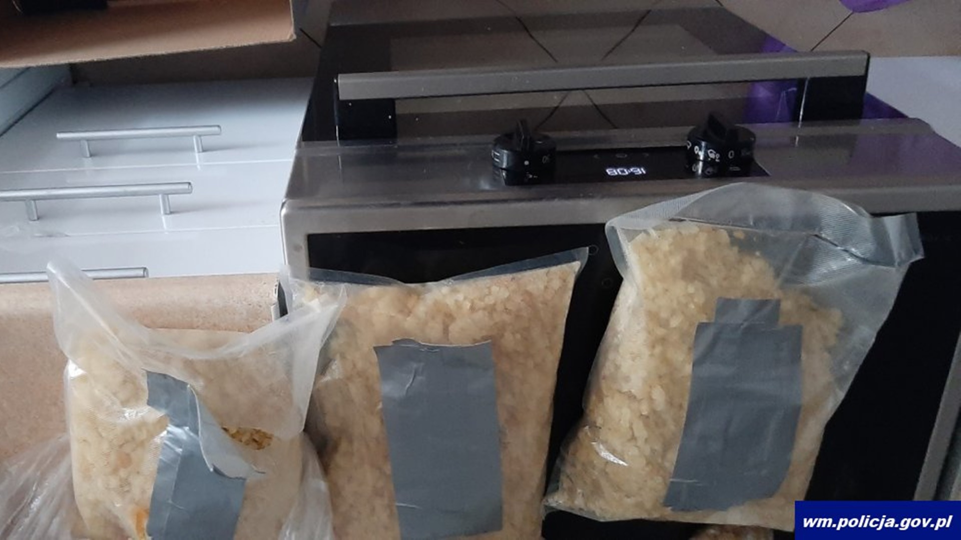 29-latek z Grajewa miał w mieszkaniu 3 kg narkotyków