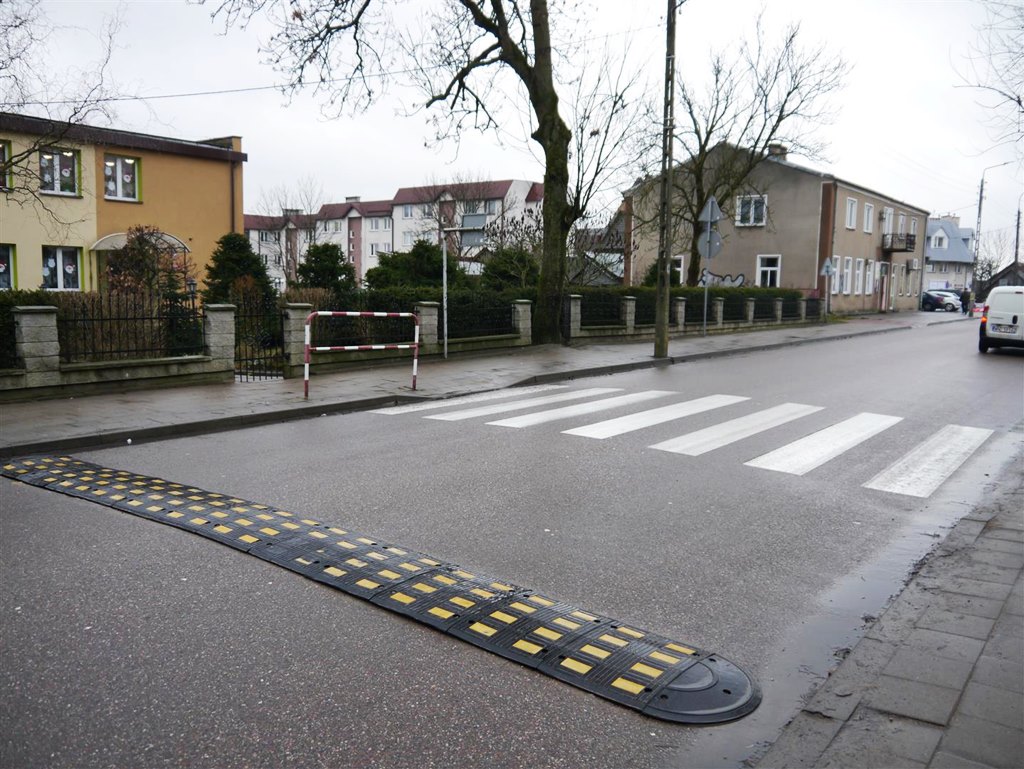 Ma być bezpieczniej przy szkołach - zmodernizowane będą przejścia dla pieszych w powiecie sejneńskim