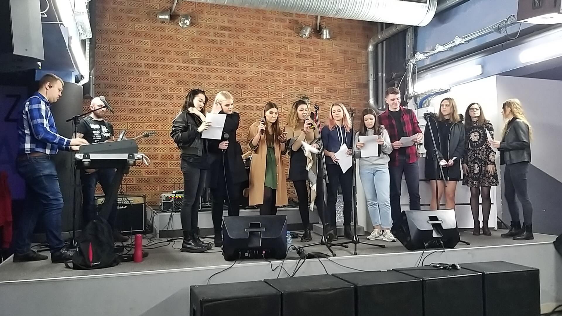 Grosz miłości - koncert na rzecz podopiecznych Fundacji "Pomóż Im"