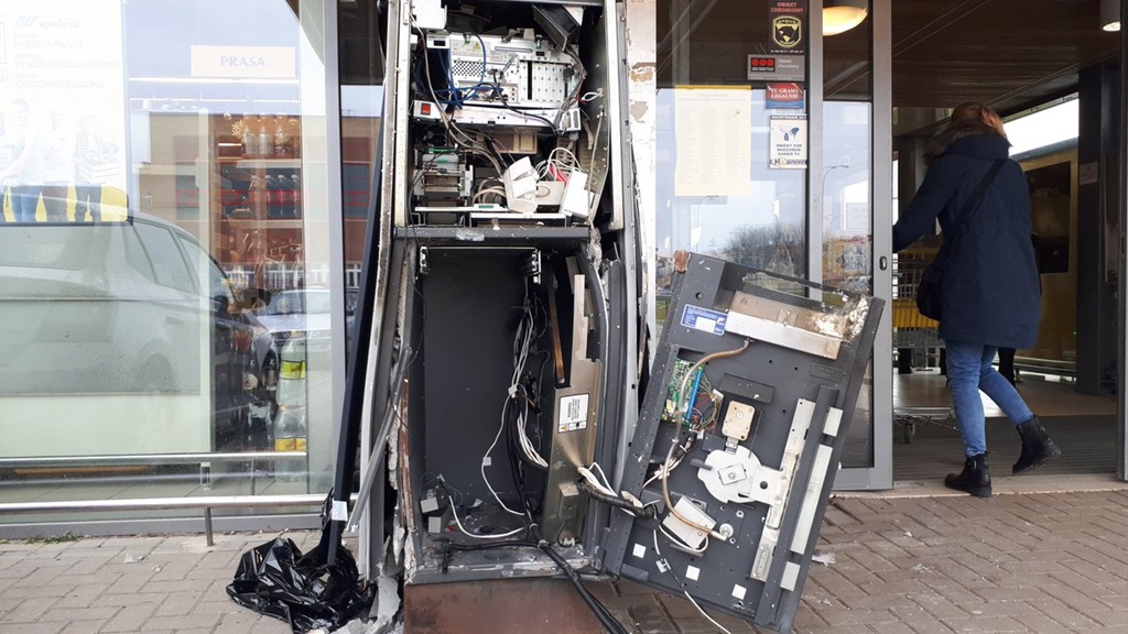 Złodzieje okradli bankomat na białostockim osiedlu TBS