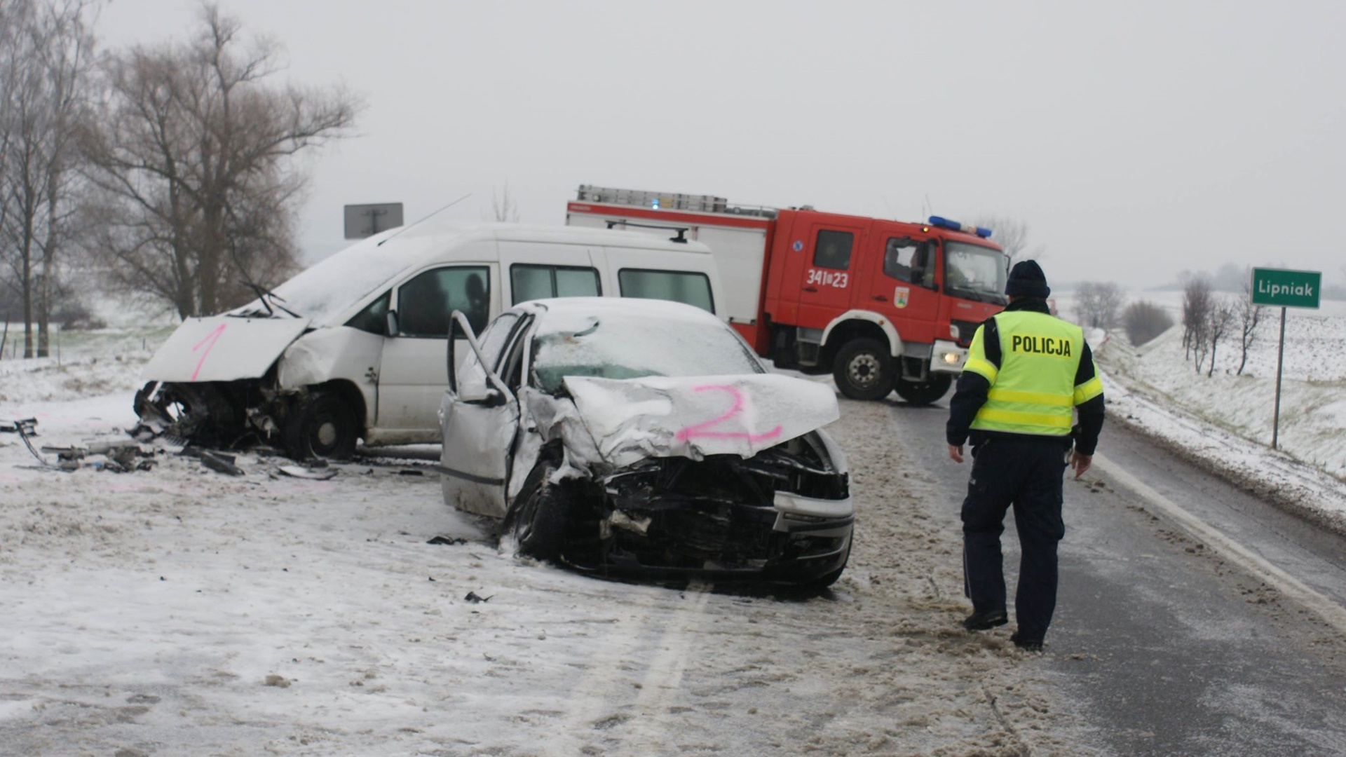 Wypadek niedaleko Suwałk – 2 osoby ranne