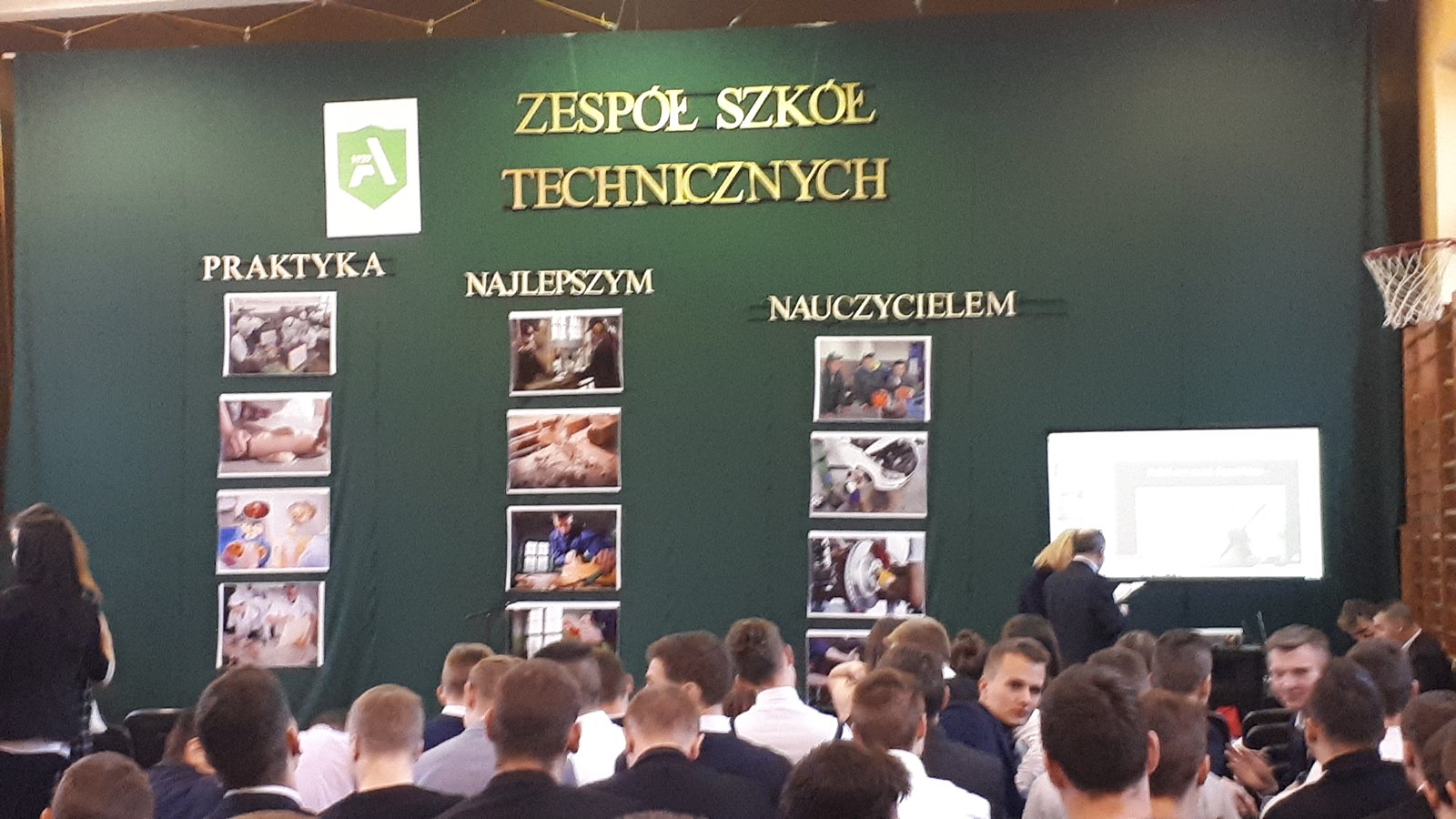 "Praktyka - najlepszym nauczycielem" - przedsiębiorcy wsparli uczniów ZST w Białymstoku stypendiami