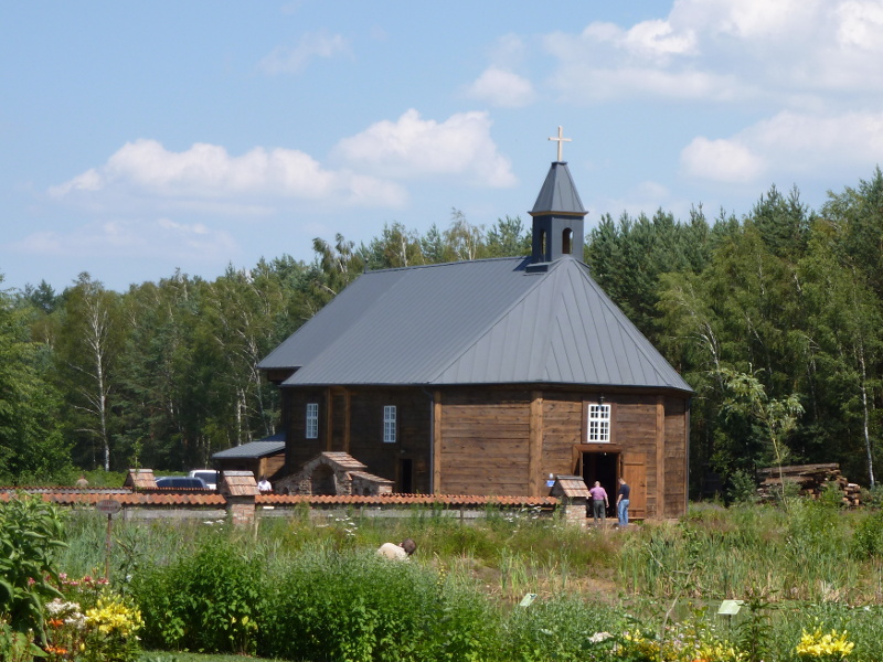 Wyświęcenie zabytkowego kościoła po przeniesieniu do Korycin [zdjęcia]