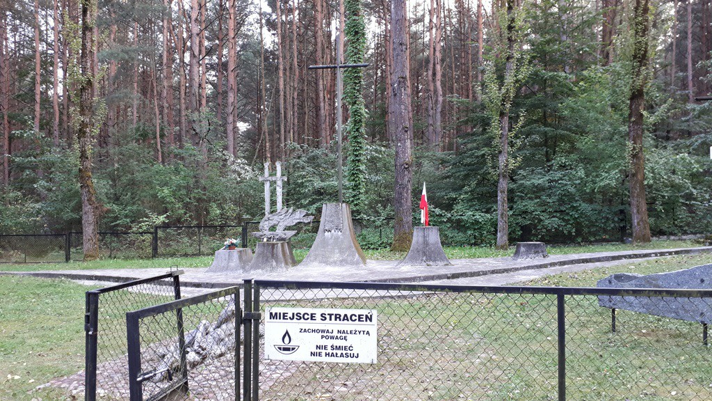 Społecznicy i harcerze oddadzą hołd ofiarom masowej egzekucji w Lesie Bacieczkowskim w Białymstoku