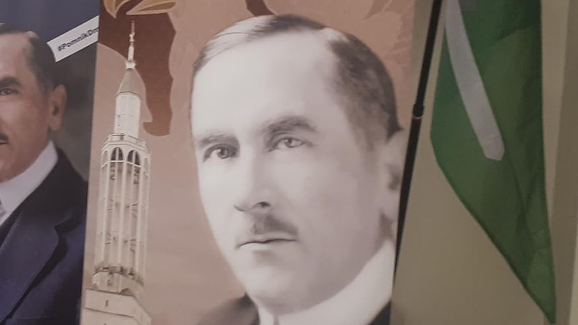 Poseł Robert Winnicki zachęca do głosowania na projekt budowy pomnika Romana Dmowskiego w Białymstoku