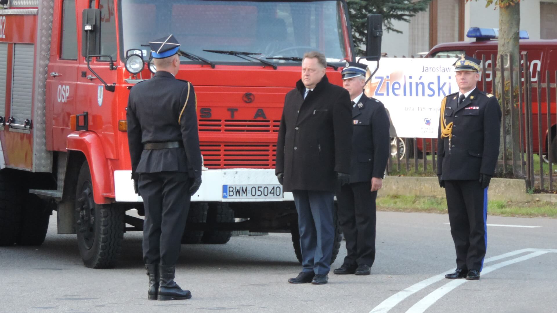 Wysokie Mazowieckie: Nowy komendant powiatowy PSP i nowy samochód dla OSP