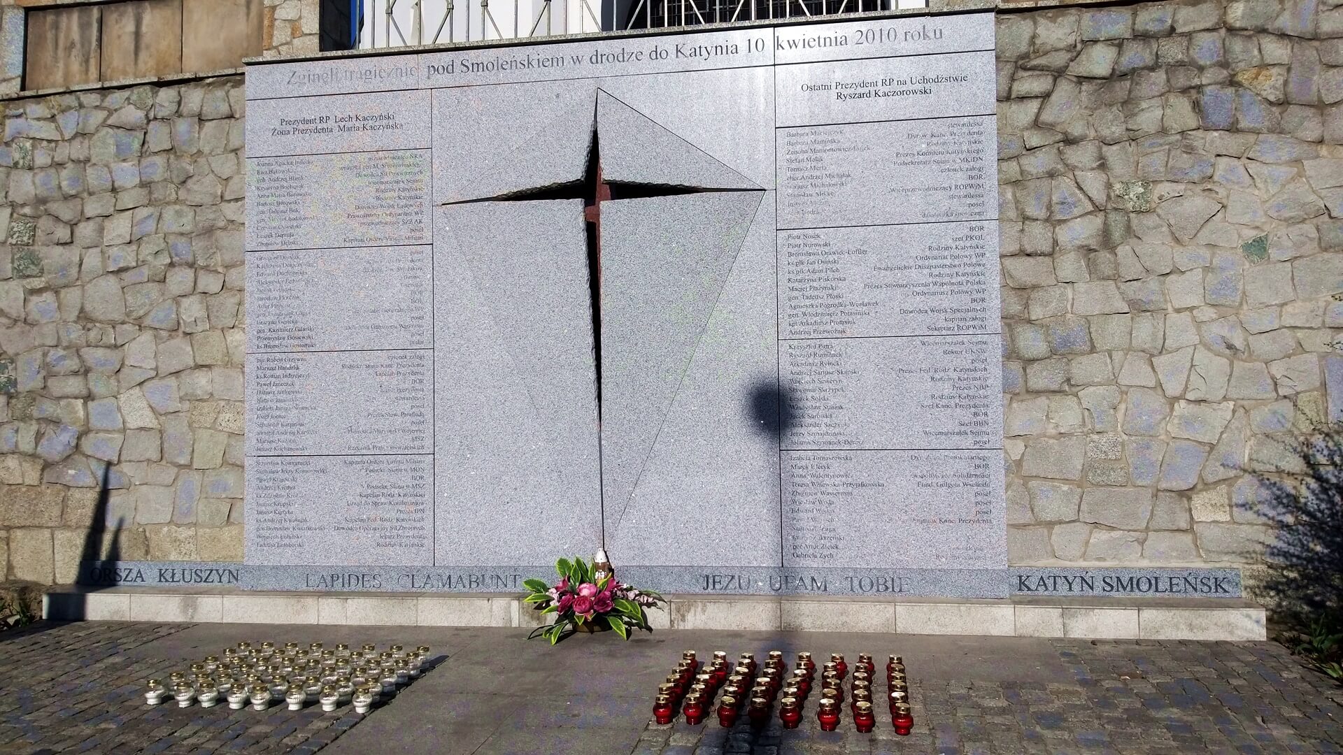 Mija 10 lat od katastrofy smoleńskiej [zdjęcia, wspomnienia]