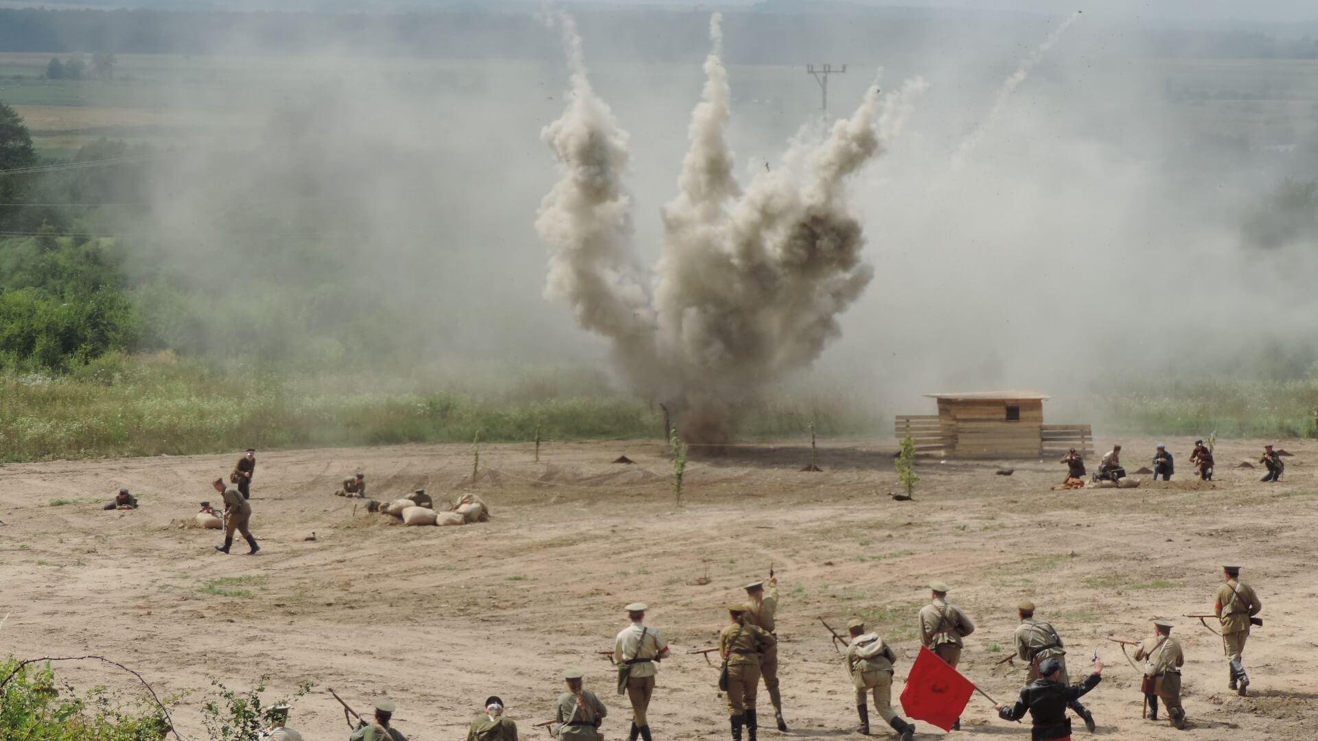 Pokaz sprzętu wojskowego i kawalerii konnej - rekonstrukcja walk o piątnickie forty w 1920 r.