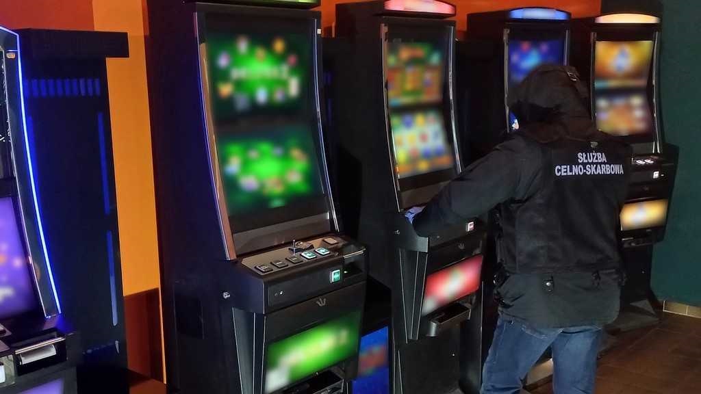 KAS zlikwidowała w Łomży nielegalny salon gier hazardowych