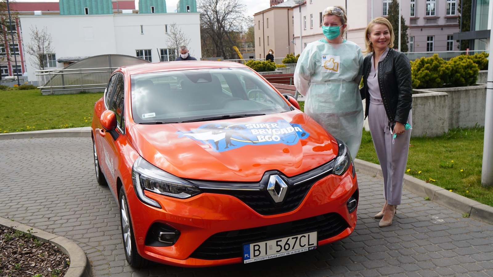 BCO otrzymało do dyspozycji dwa auta - pracownicy szpitala będą wozić w nich próbki