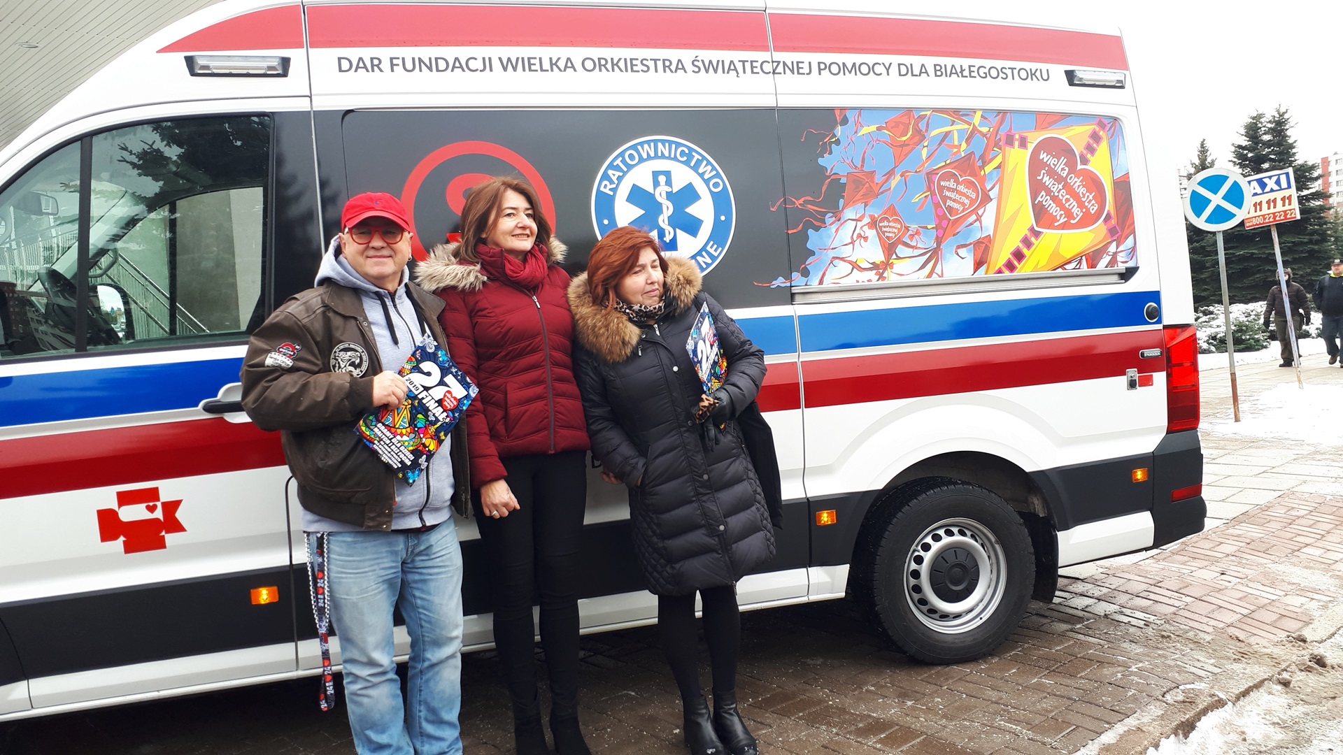 Białostocki szpital dziecięcy ma nową karetkę od WOŚP