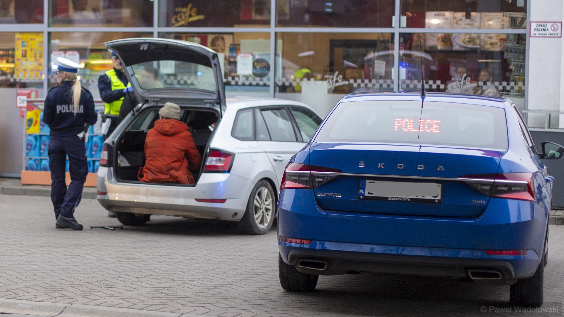 Zatrzymani w Piątnicy "kurierzy" odpowiedzą za pomoc w nielegalnym przekroczeniu granicy