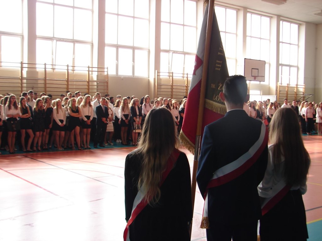 Nowe zobowiązanie uczniów III LO w Łomży w nowym roku szkolnym