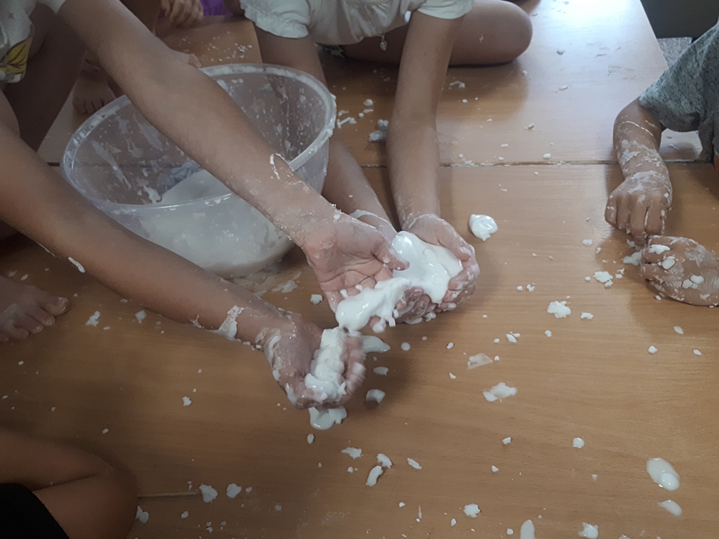 70 dzieci korzysta z darmowych zajęć w białostockich świetlicach Caritas