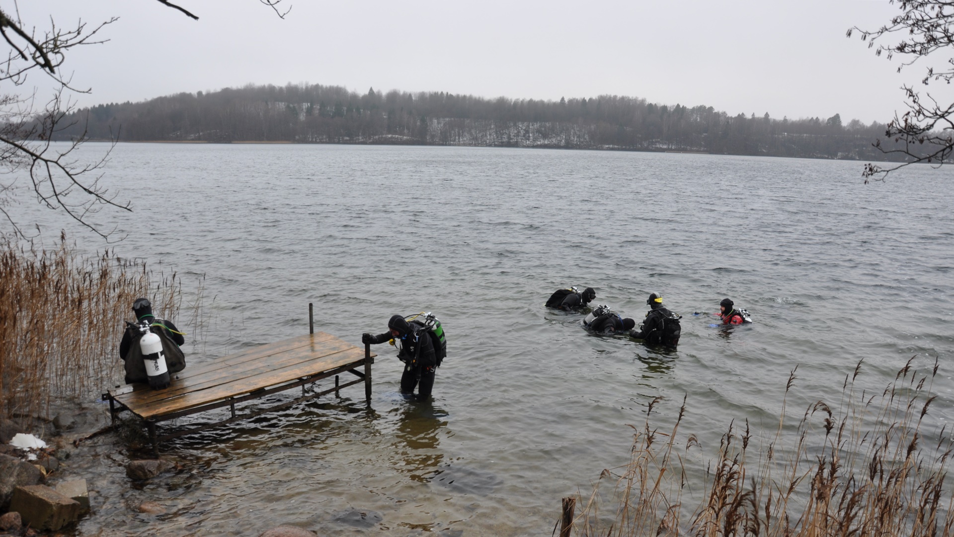 Nurkowie i naukowcy badali dno Hańczy – najgłębszego jeziora w Polsce