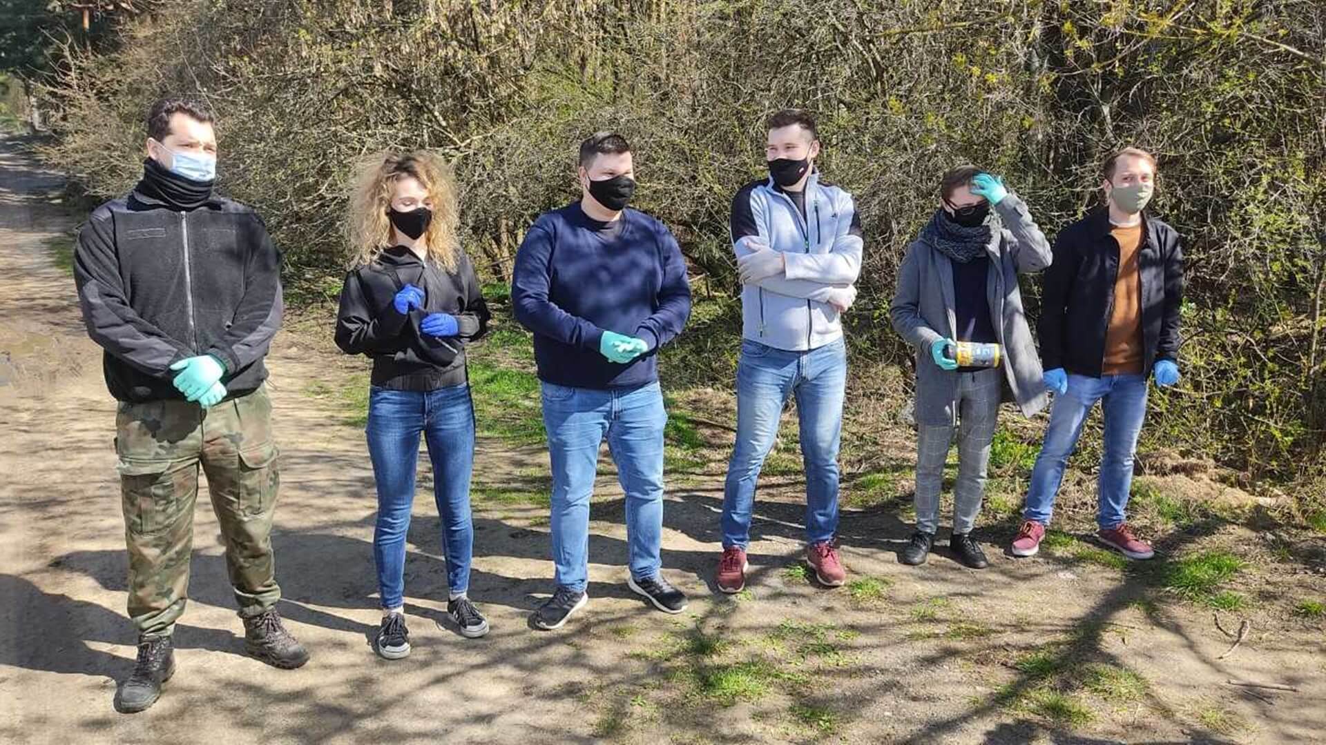 Działacze Stowarzyszenia dla Polski i Forum Młodych PiS w Białymstoku sprzątali Las Bacieczkowski