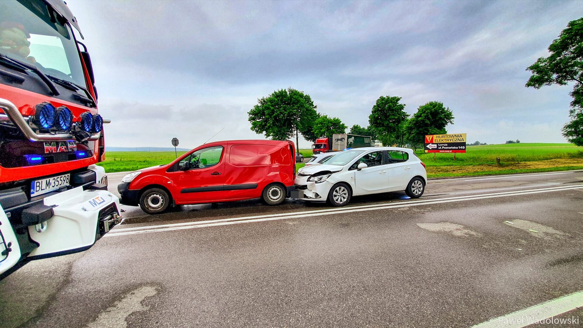 Wypadek na trasie Łomża - Zambrów - 3 osoby trafiły do szpitala