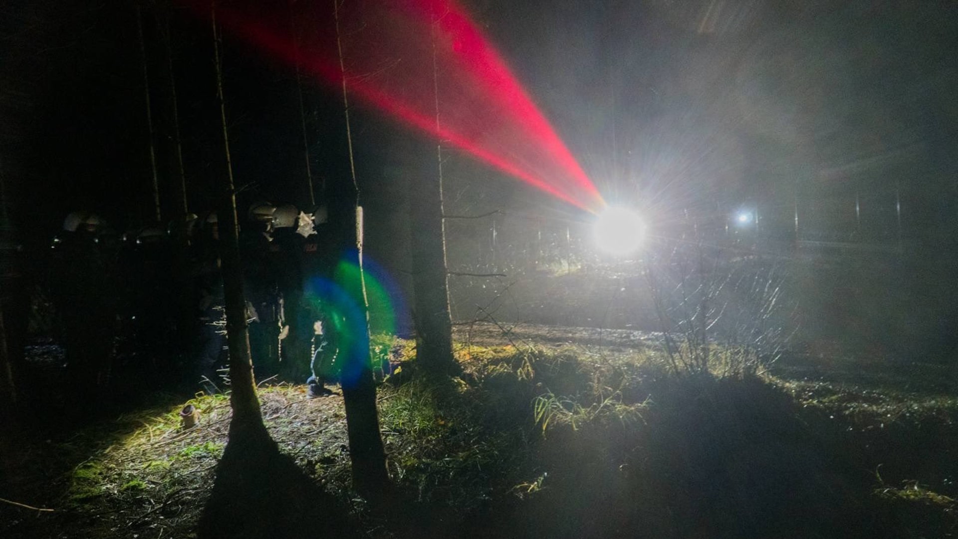 Polscy funkcjonariusze na granicy z Białorusią oślepiani byli światłem stroboskopowym i laserami