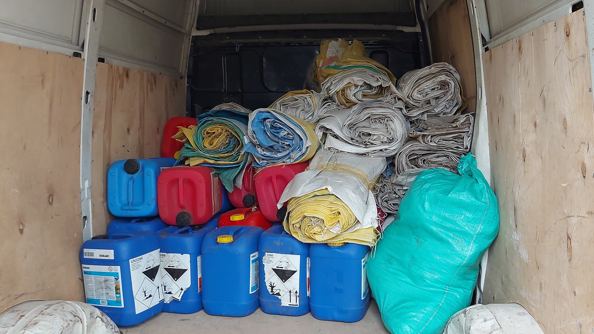 Mieszkańcy gminy Tykocin zbierają worki na piasek - trafią do obrońców ukraińskich miast