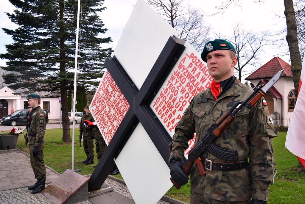 W Sejnach uczczono pamięć zamordowanych w Katyniu i ofiar katastrofy smoleńskiej
