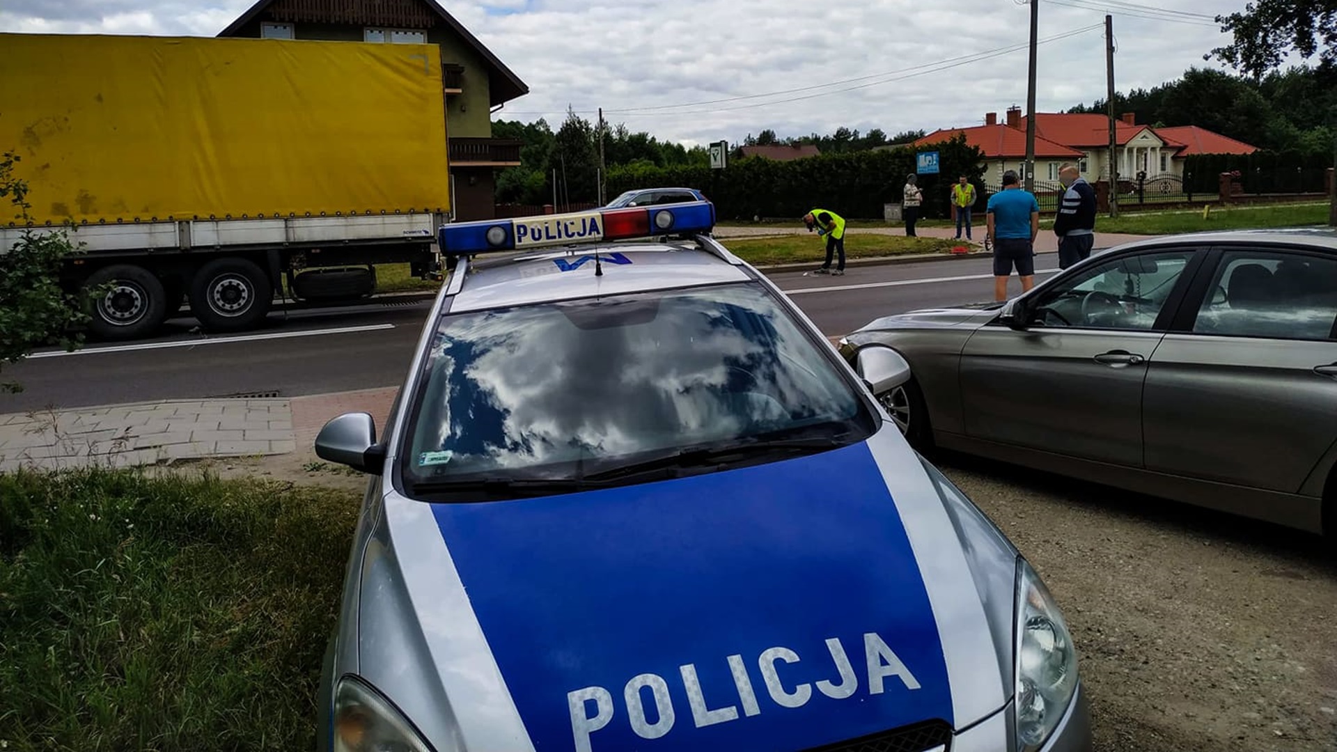 Śmiertelny wypadek na DK8 – zginęła rowerzystka