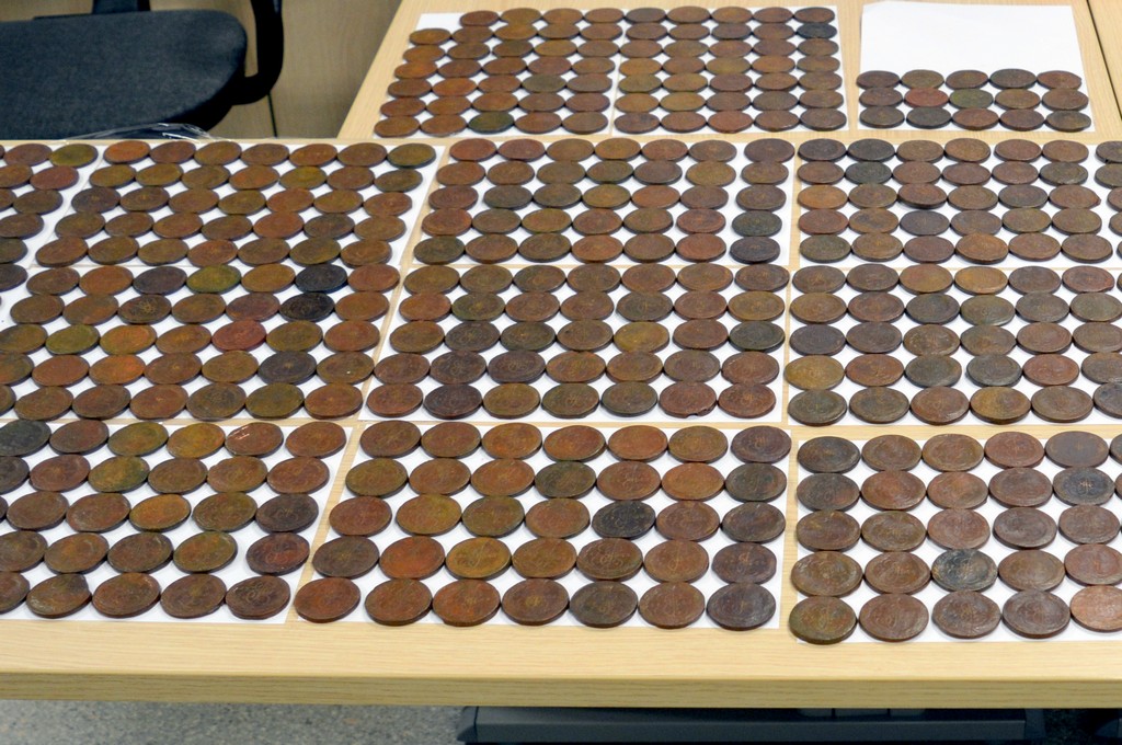Kilkaset XVIII-wiecznych rosyjskich monet w Połowcach - podlascy celnicy udaremnili przemyt