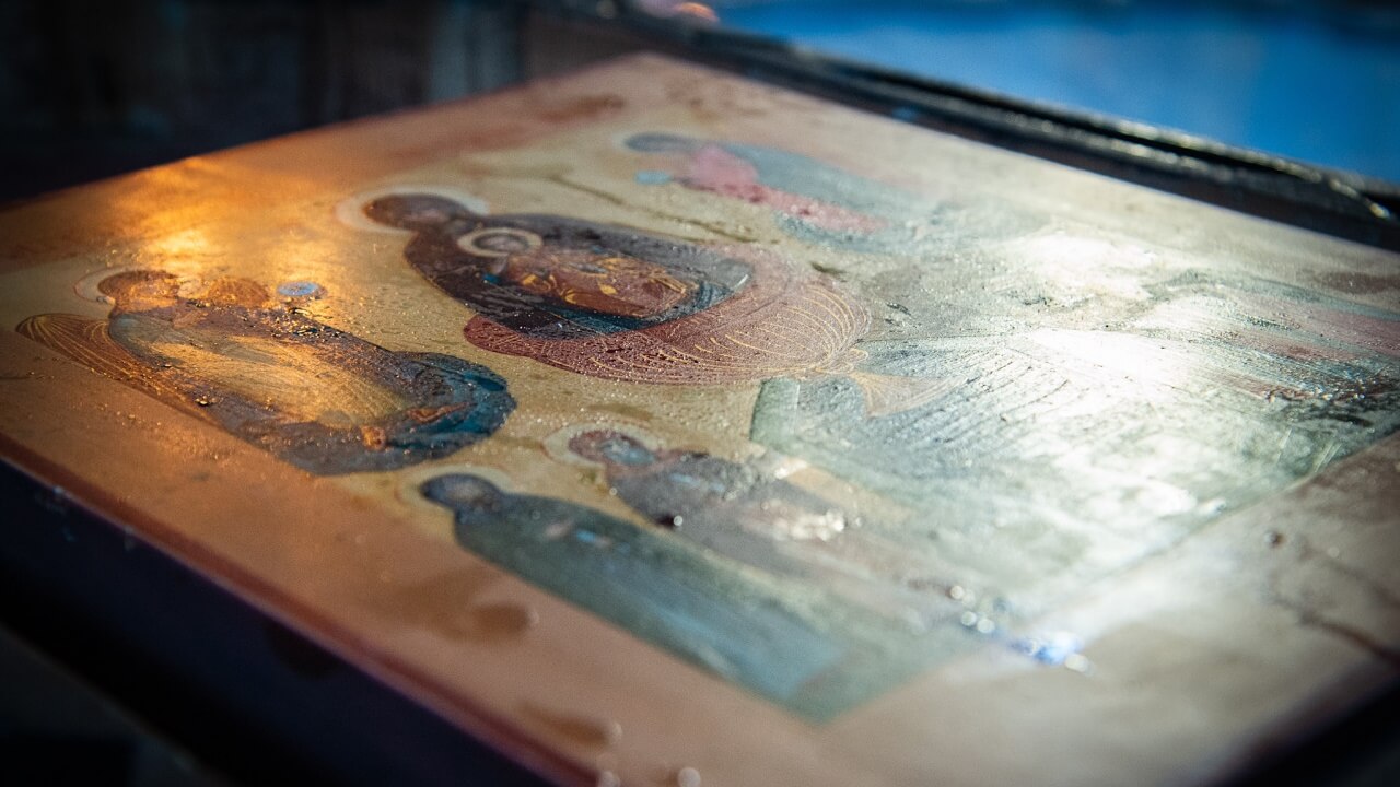 Ikona "Życiodajne źródło” w monasterze w Supraślu zaczęła wydzielać pachnący olej