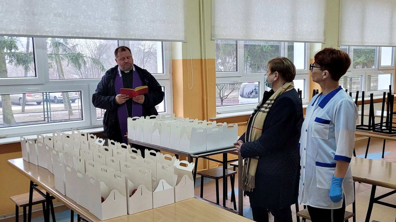 Samotni seniorzy z gminy Suchowola ze świątecznym wsparciem