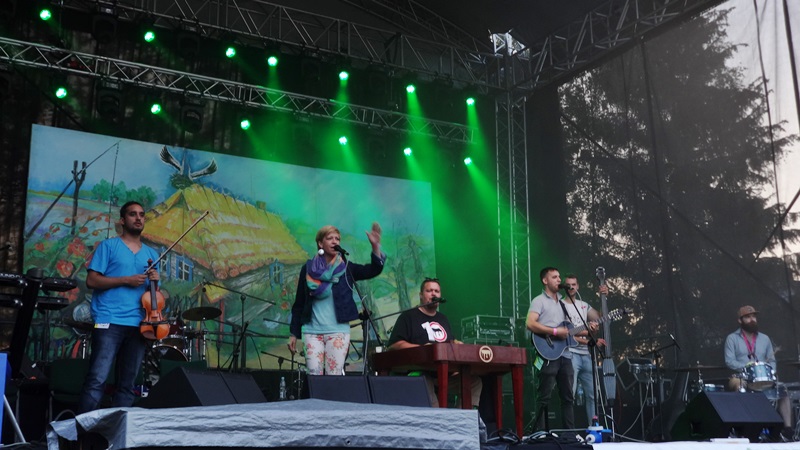 Od koncertów muzyki folkowej po spotkania z pisarzami - festiwal "Z wiejskiego podwórza" w Czeremsze