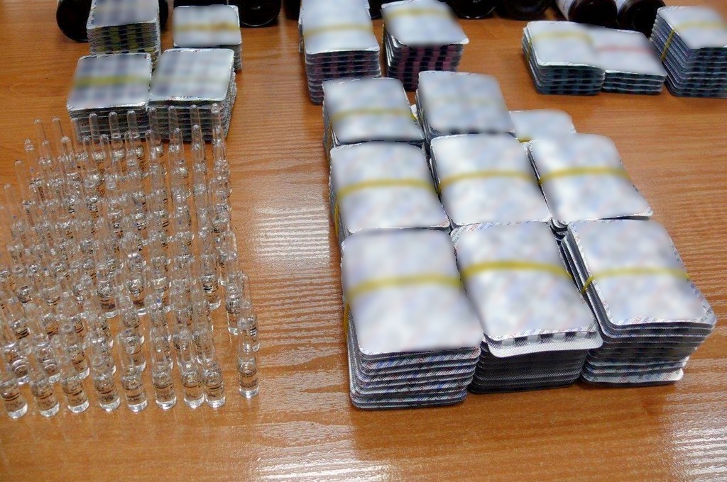 Próba przemytu w Kuźnicy - 51-latek próbował wwieźć do Polski sterydy