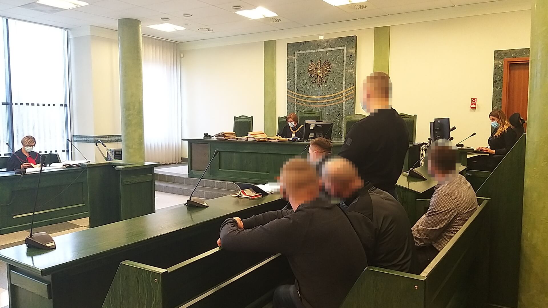 Sąd skazał czterech mężczyzn, którzy pracowali w Łapach w dużym magazynie nielegalnych papierosów