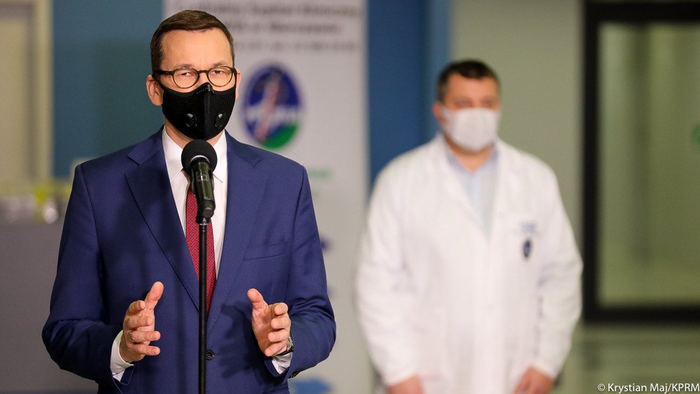 Premier: w drugim dniu Świąt szczepionki przeciw Covid-19 dotrą do Polski