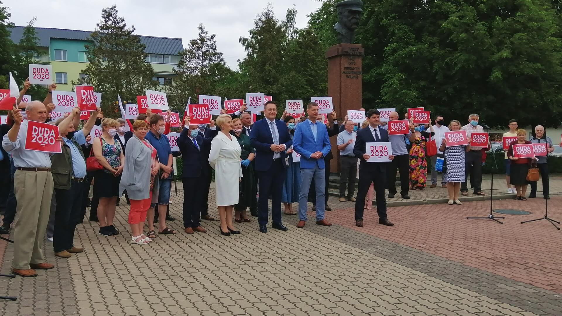 Działacze i sympatycy PiS namawiali w Sokółce do głosowania na Andrzeja Dudę