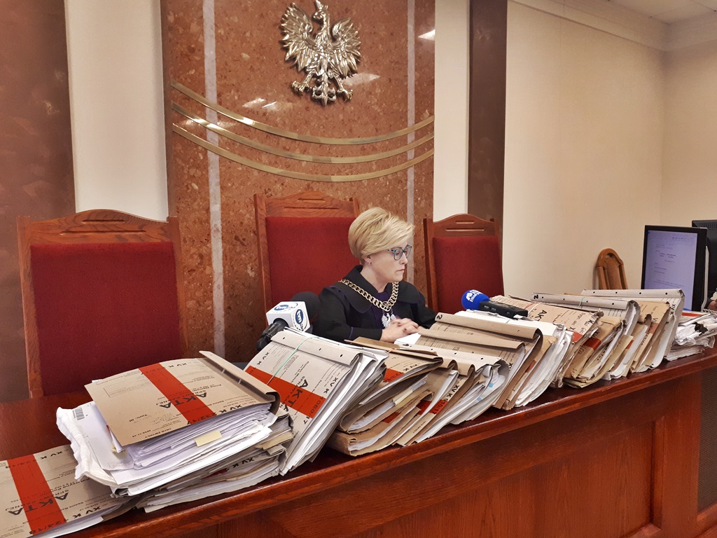 Więzienie w zawieszeniu i grzywna za propozycję seksu z małoletnią