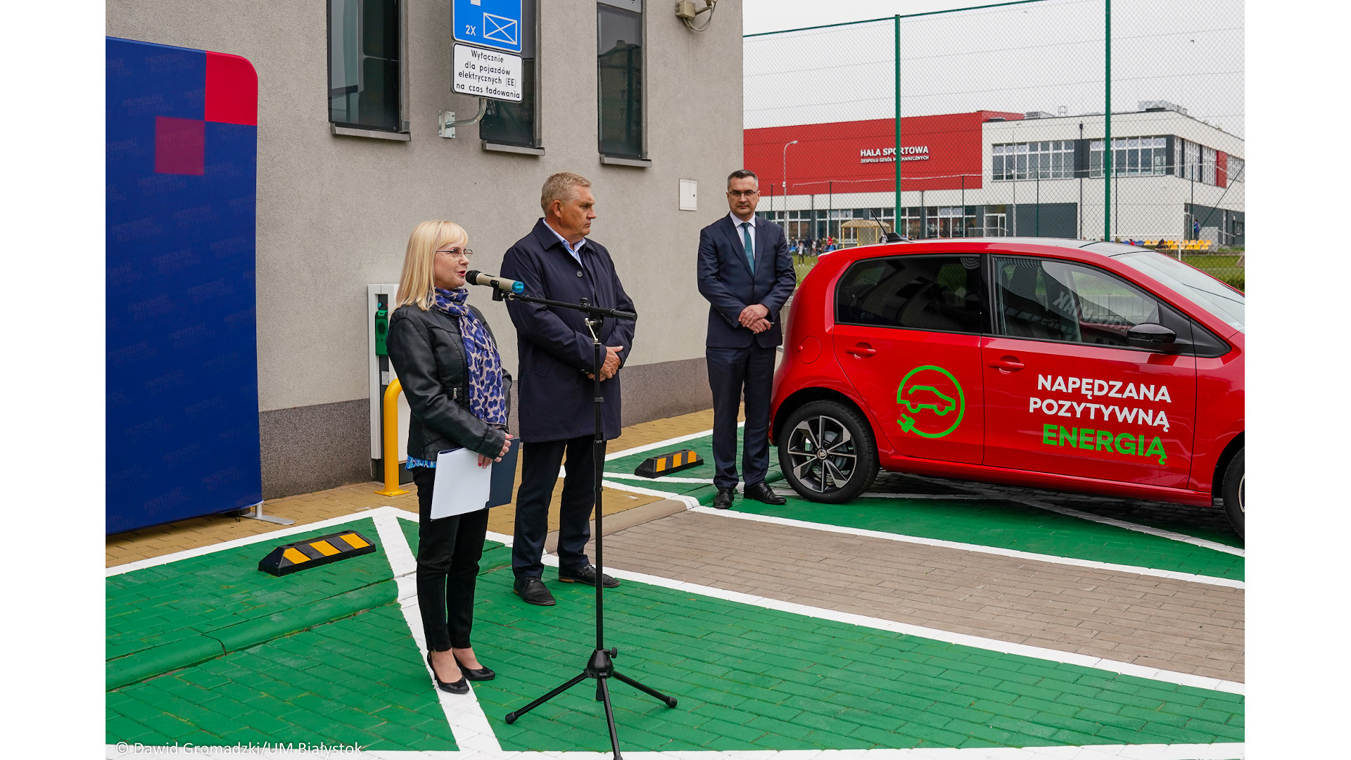 Przy Zespole Szkół Mechanicznych w Białymstoku zamontowano stację ładowania pojazdów elektrycznych