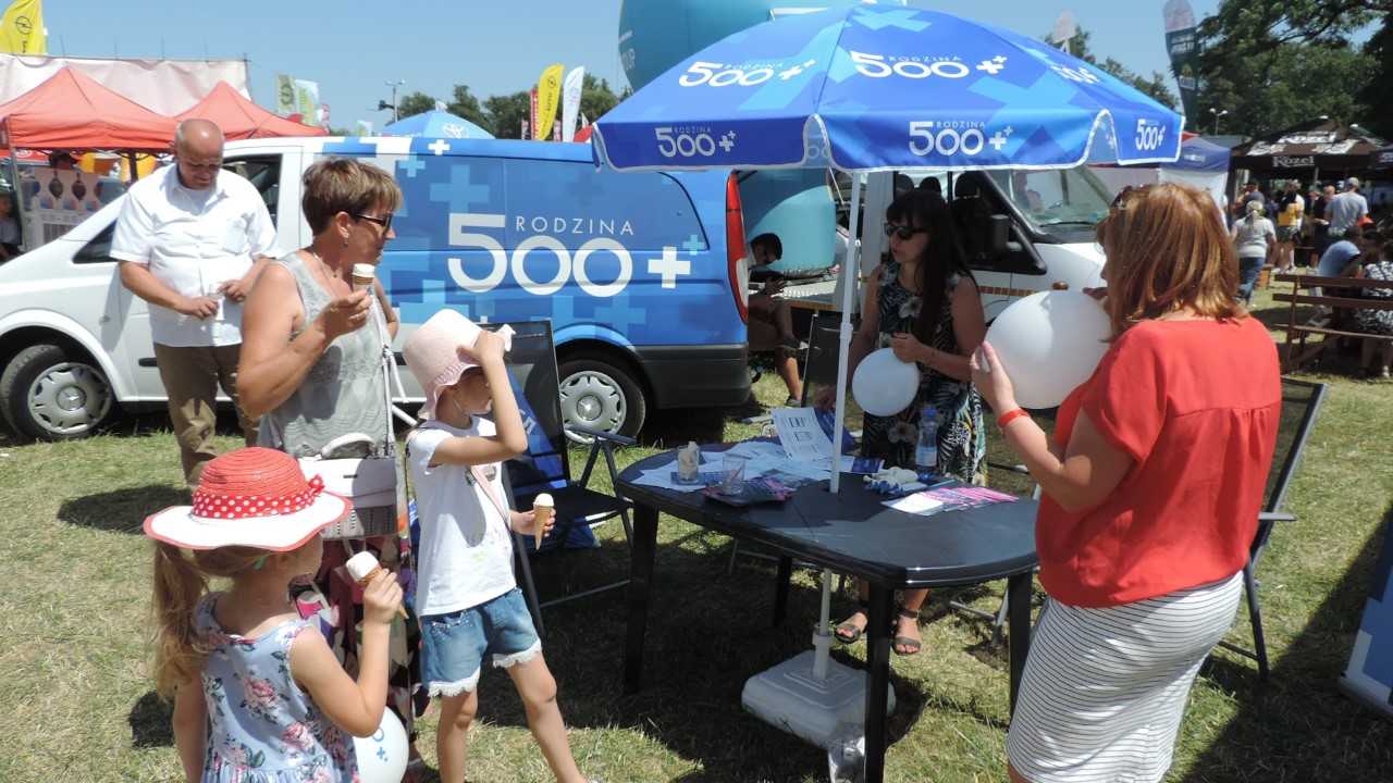 Służby wojewody podlaskiego informowały w Szepietowie o zmianach w programie Rodzina 500 Plus