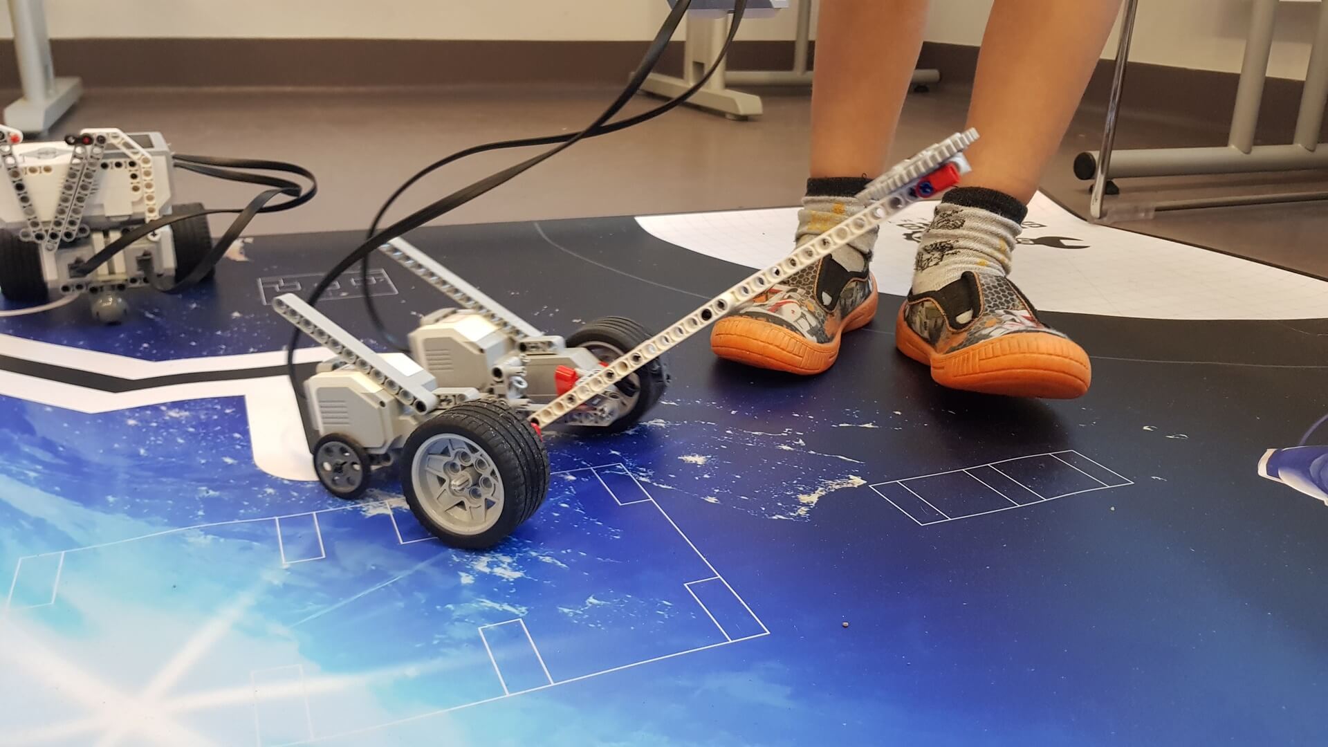 Bawią się, a przy okazji uczą programowania – w BPNT trwa projekt "Spice Gears"