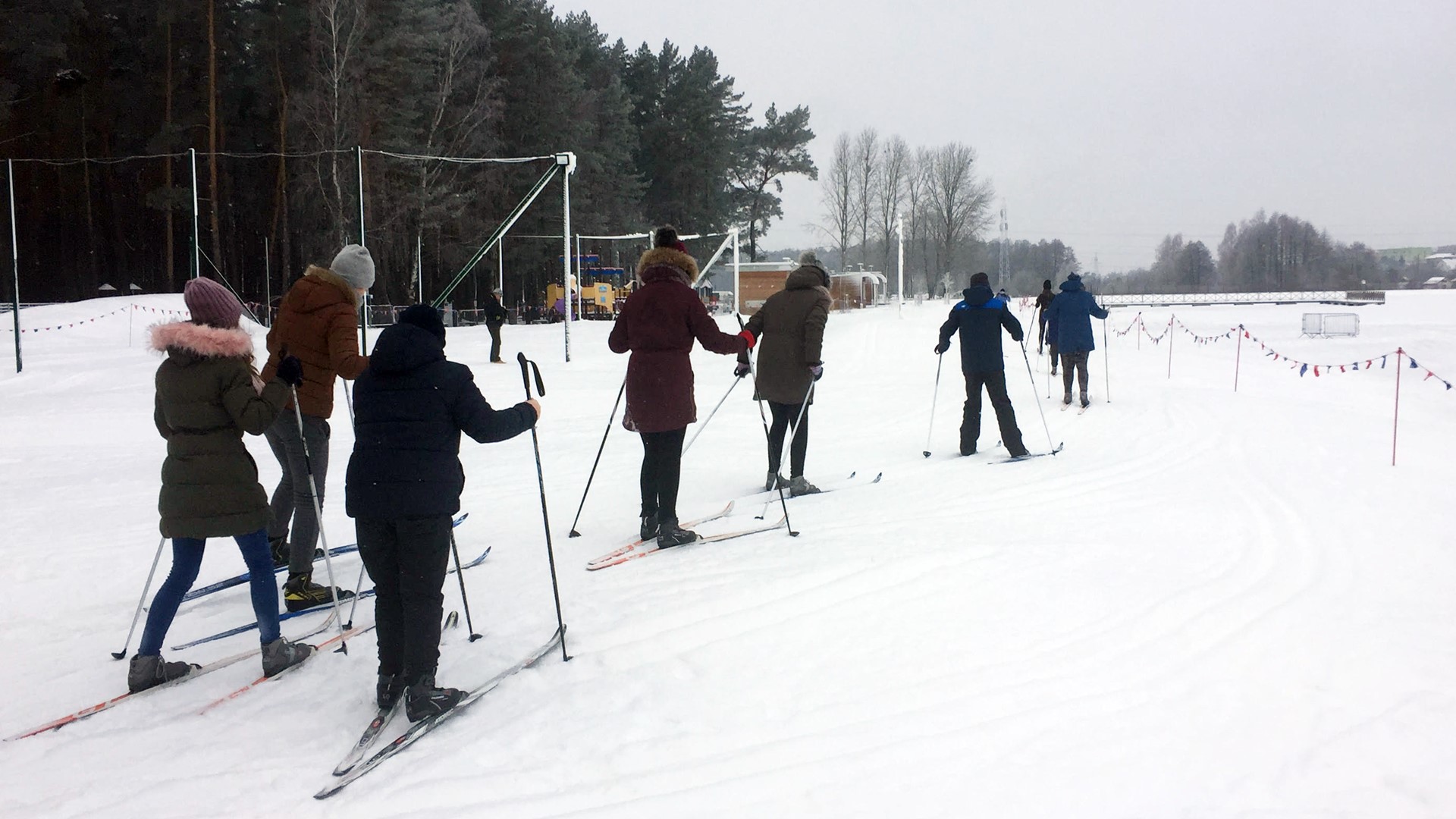 Miłośnicy narciarstwa biegowego mogą aktywnie spędzić czas w ośrodku sportowym w białostockich Dojlidach