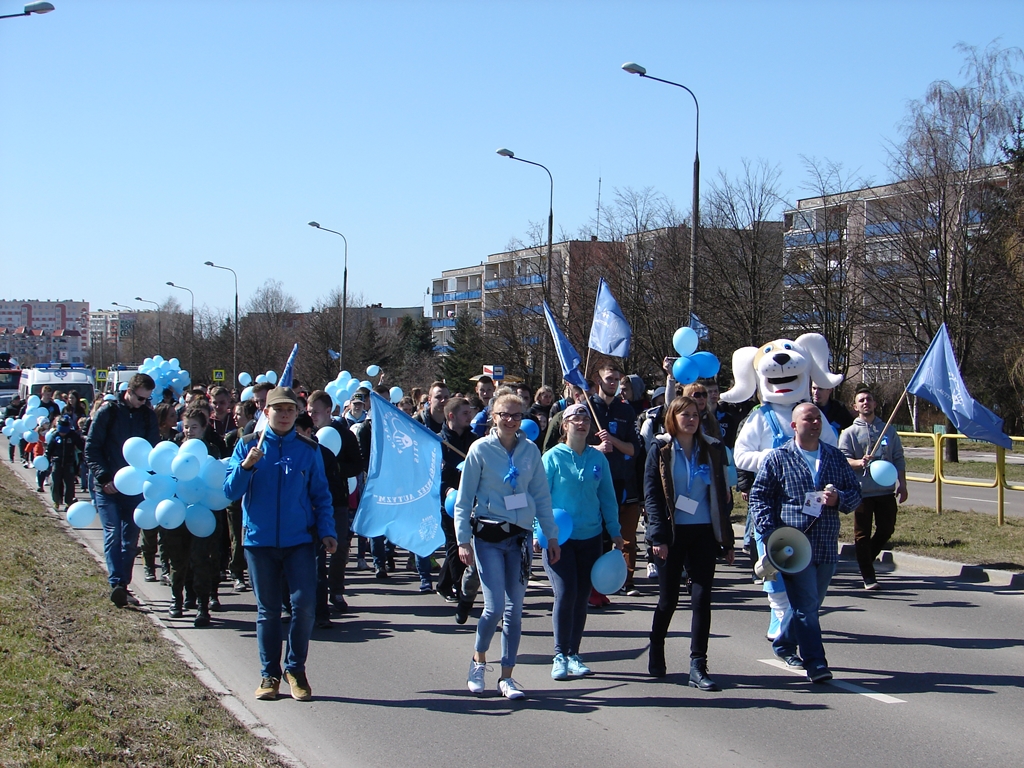 Ulicami Łomży przeszedł "Niebieski Marsz"