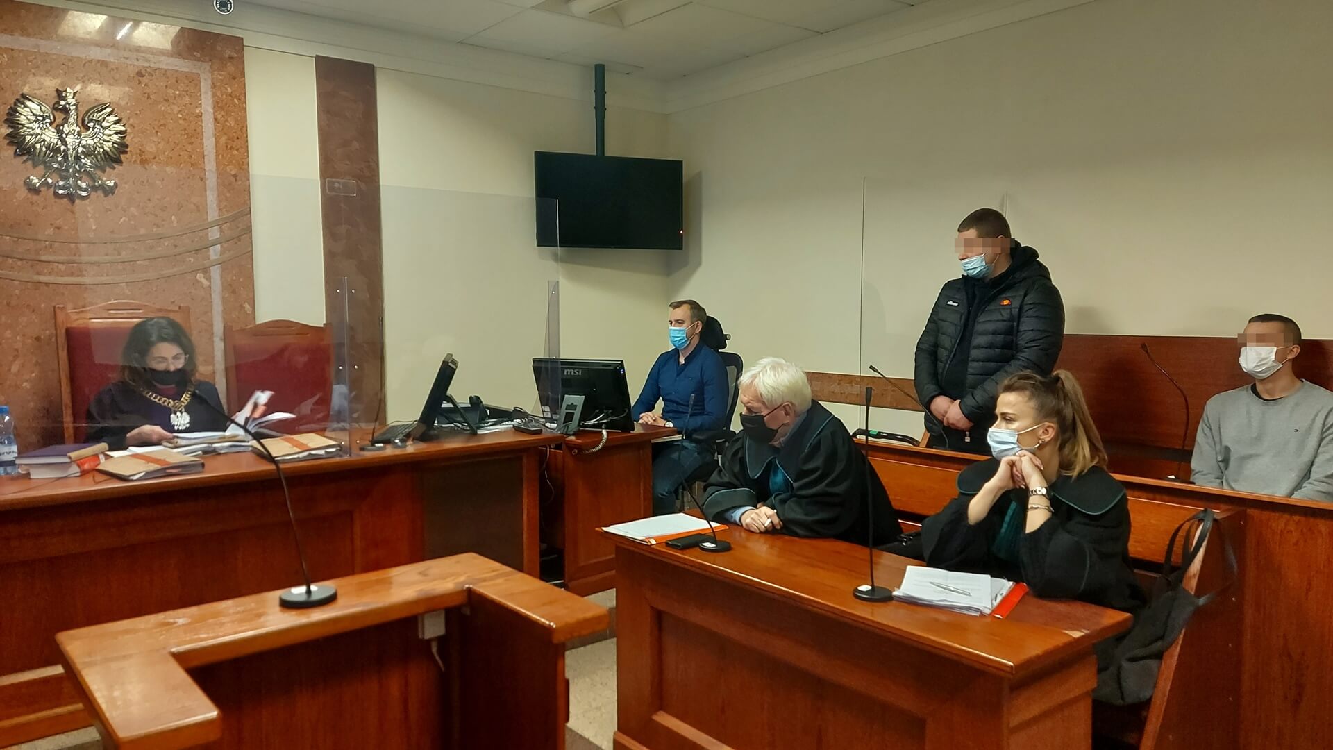 W Białymstoku rozpoczął się proces mężczyzn oskarżonych o oszustwa metodą "na policjanta"