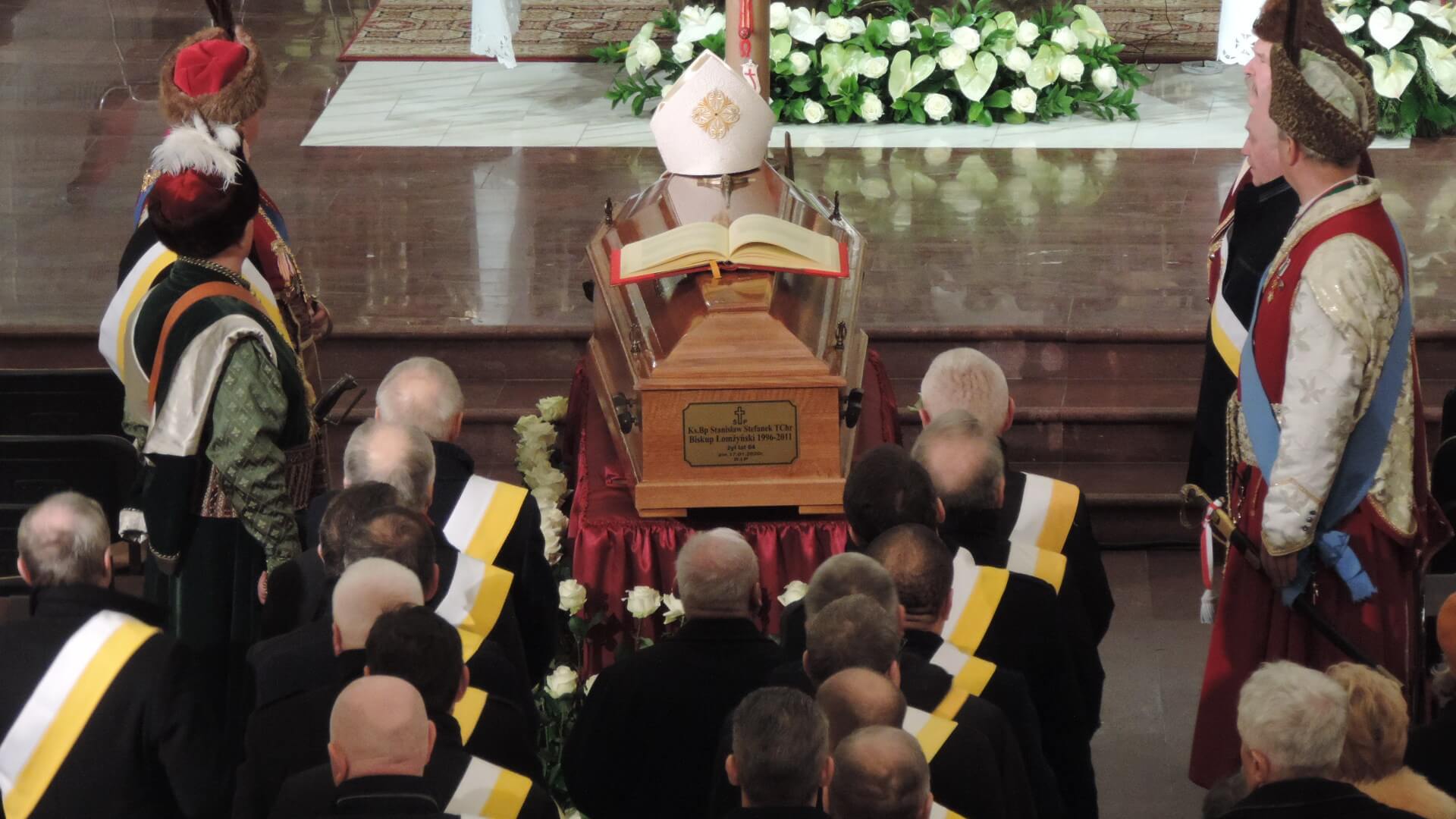 W łomżyńskiej katedrze odprawiono mszę świętą w intencji zmarłego bp Stanisława Stefanka