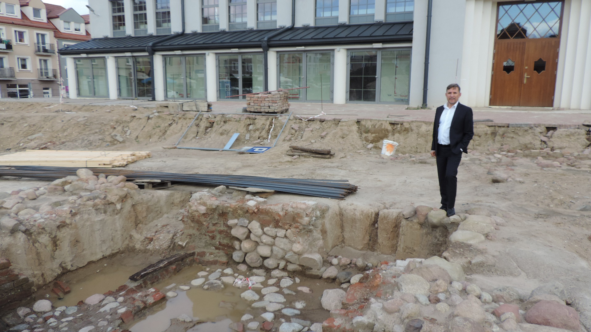 Na Starym Rynku w Łomży będą wyeksponowane odkrycia archeologiczne