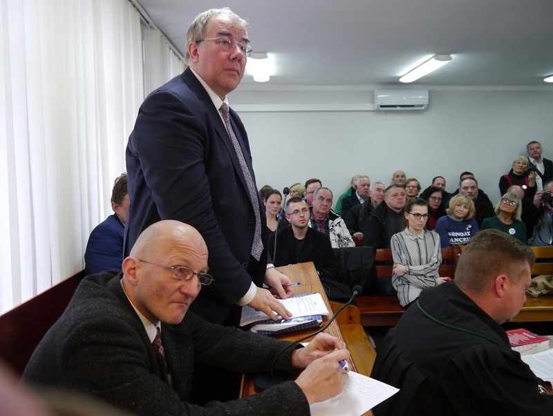 Proces o zakłócenie wystawy o Andersie - suwalska policja odwołała się od uniewinnień