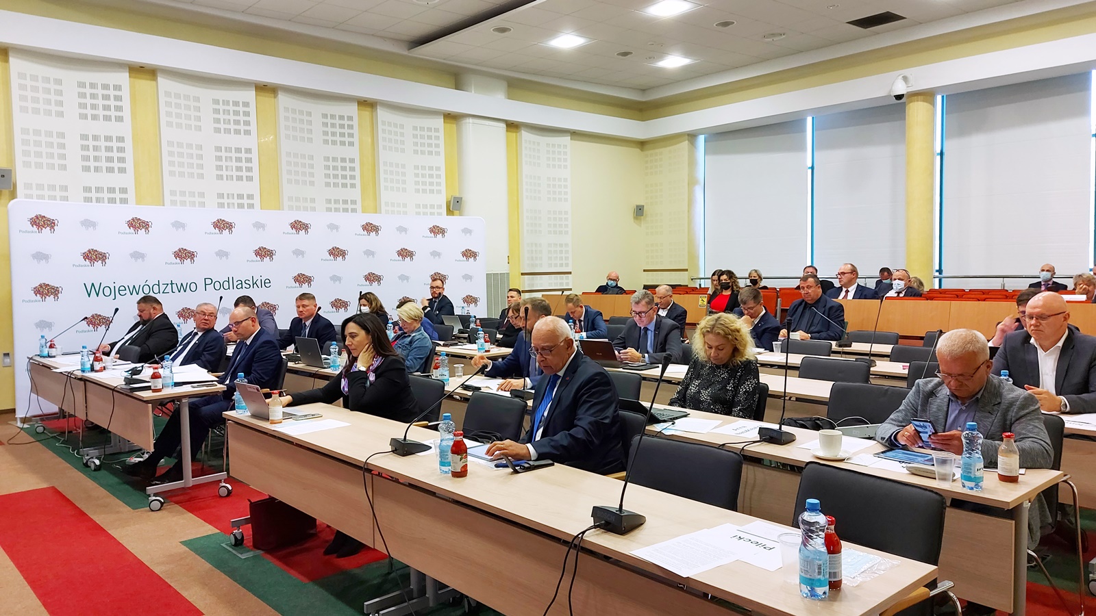 Podlascy radni przyjęli uchwałę przygotowaną przez Komitet Inicjatywy Uchwałodawczej "Pomoc Młodym”