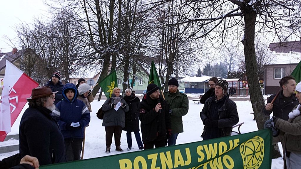 Protest w Choroszczy ws. zaginięcia posągu Światowida z Babiej Góry