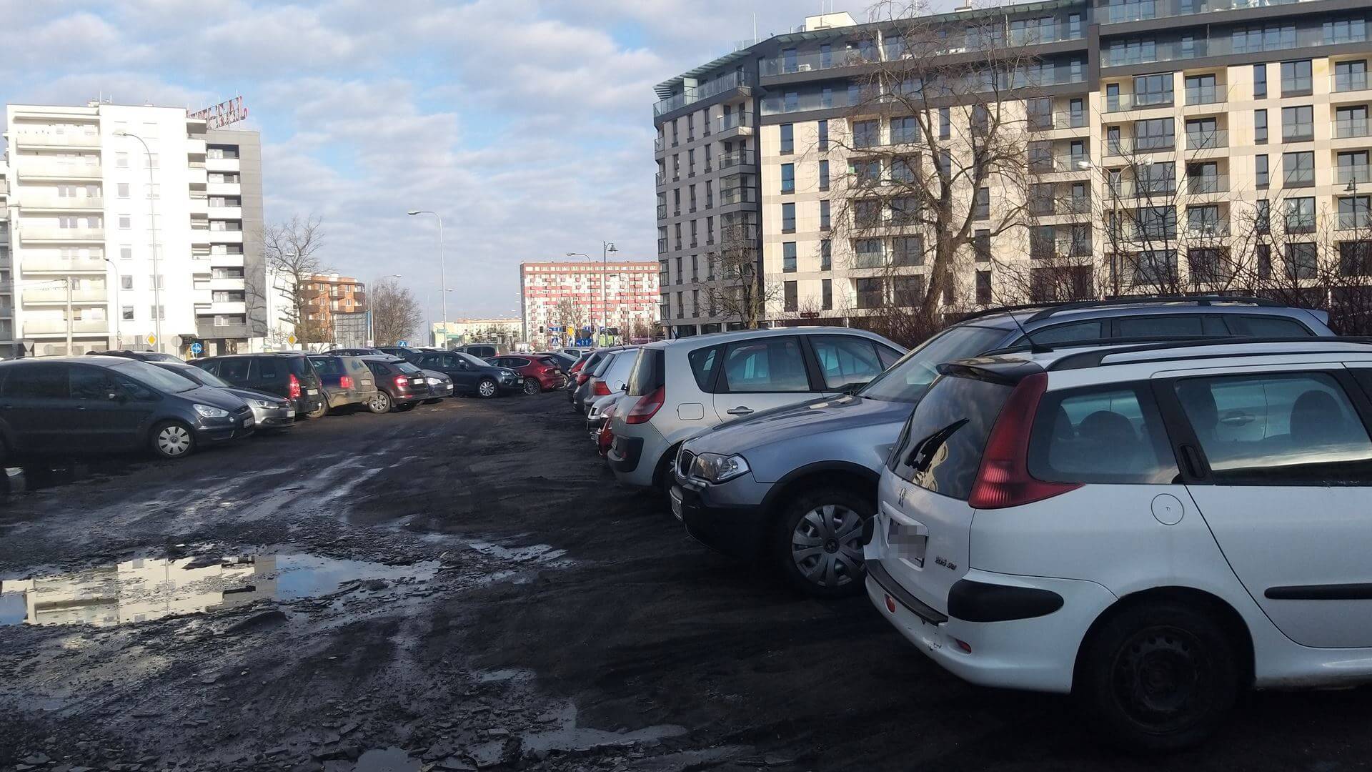 Miasto chce sprzedać działkę przy białostockim ZUS-ie - jest petycja w tej sprawie