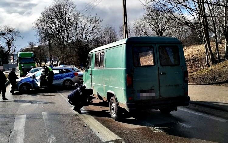 Do szpitala trafił mężczyzna, którego potrącił samochód w Suwałkach