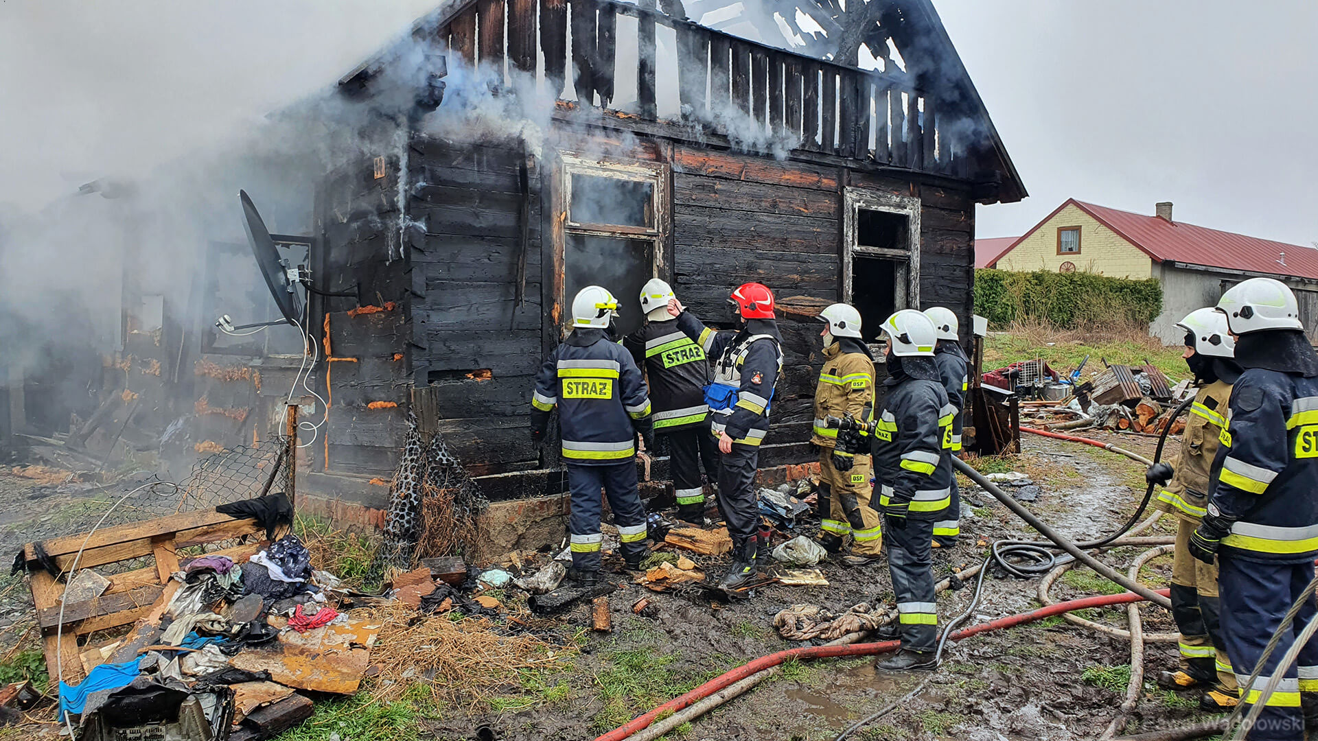 Pożar w Starych Modzelach pod Łomżą - nie żyje mężczyzna [zdjęcia, wideo]